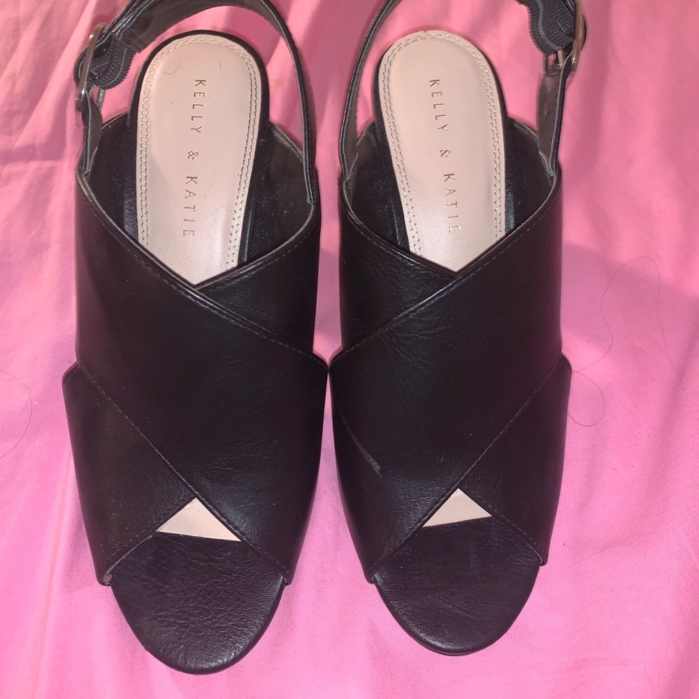 Kelly & Katie sandal strappy heels size 9